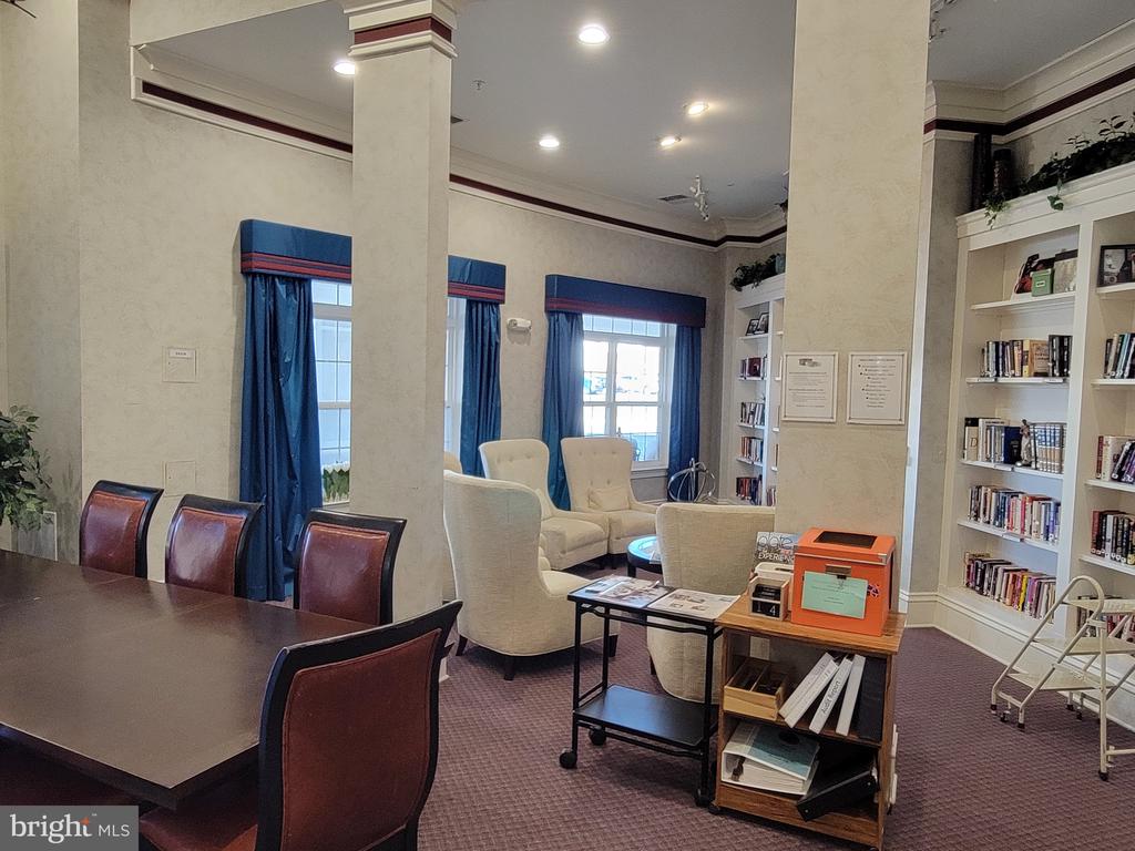 310 BATHURST STREET