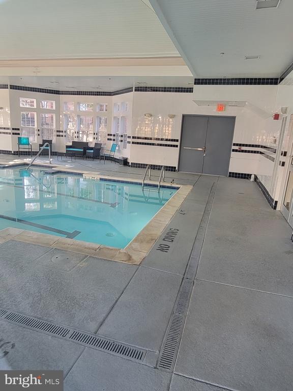 310 BATHURST STREET