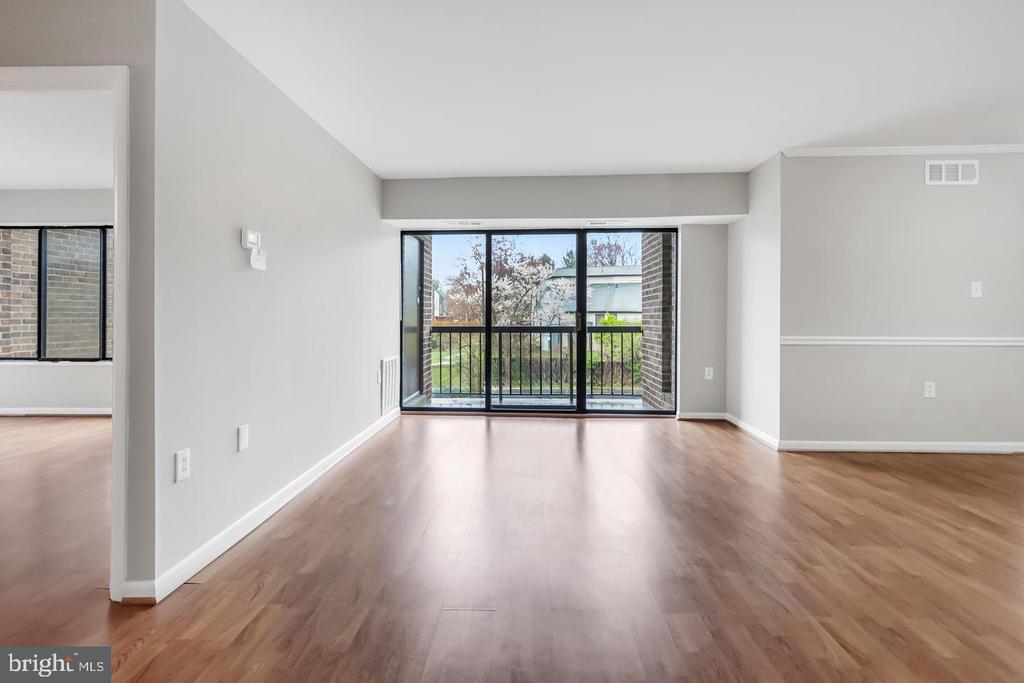 15702 DORSET ROAD Unit: 204