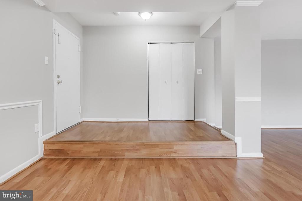 15702 DORSET ROAD Unit: 204
