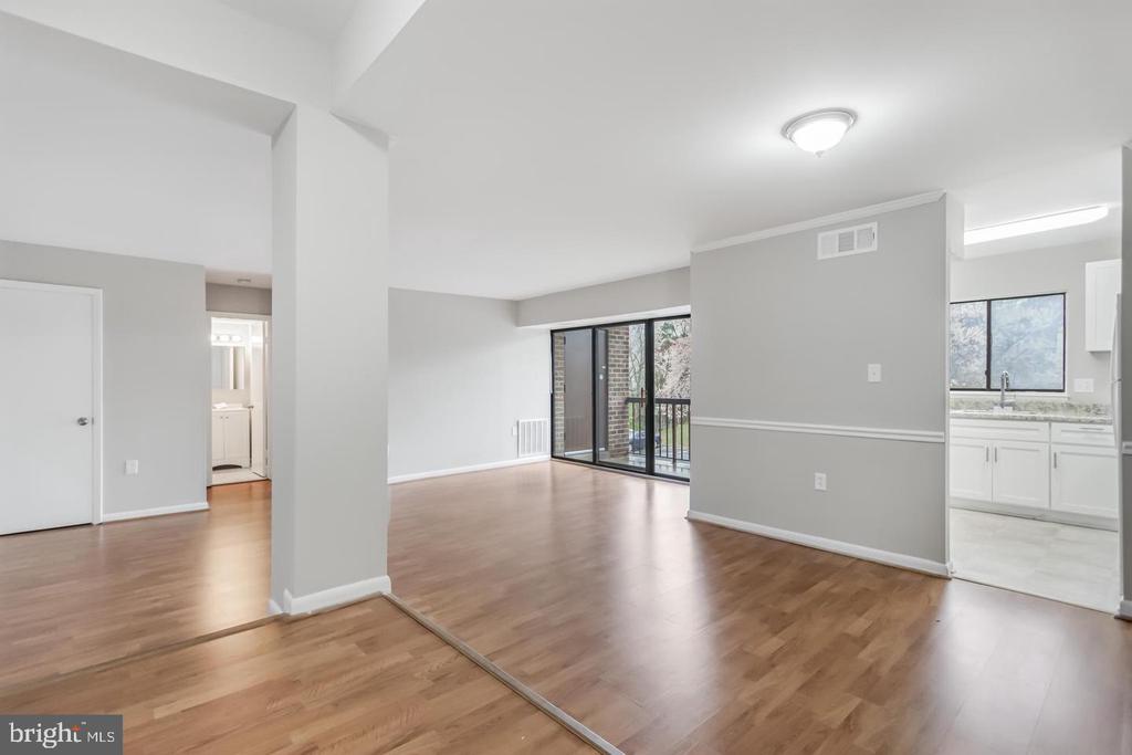 15702 DORSET ROAD Unit: 204