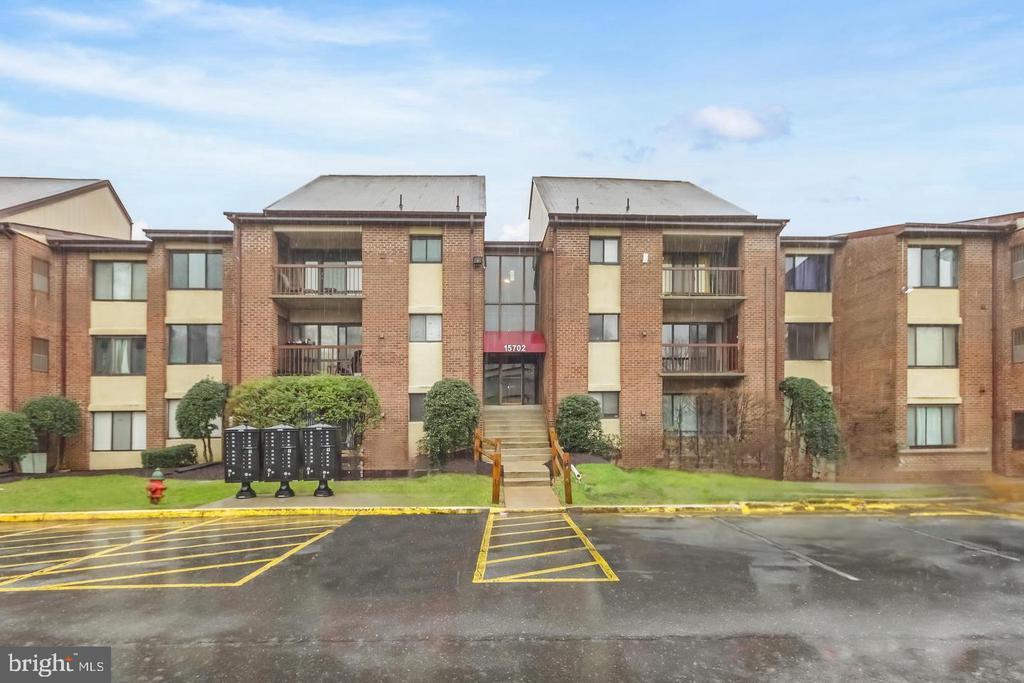 15702 DORSET ROAD Unit: 204