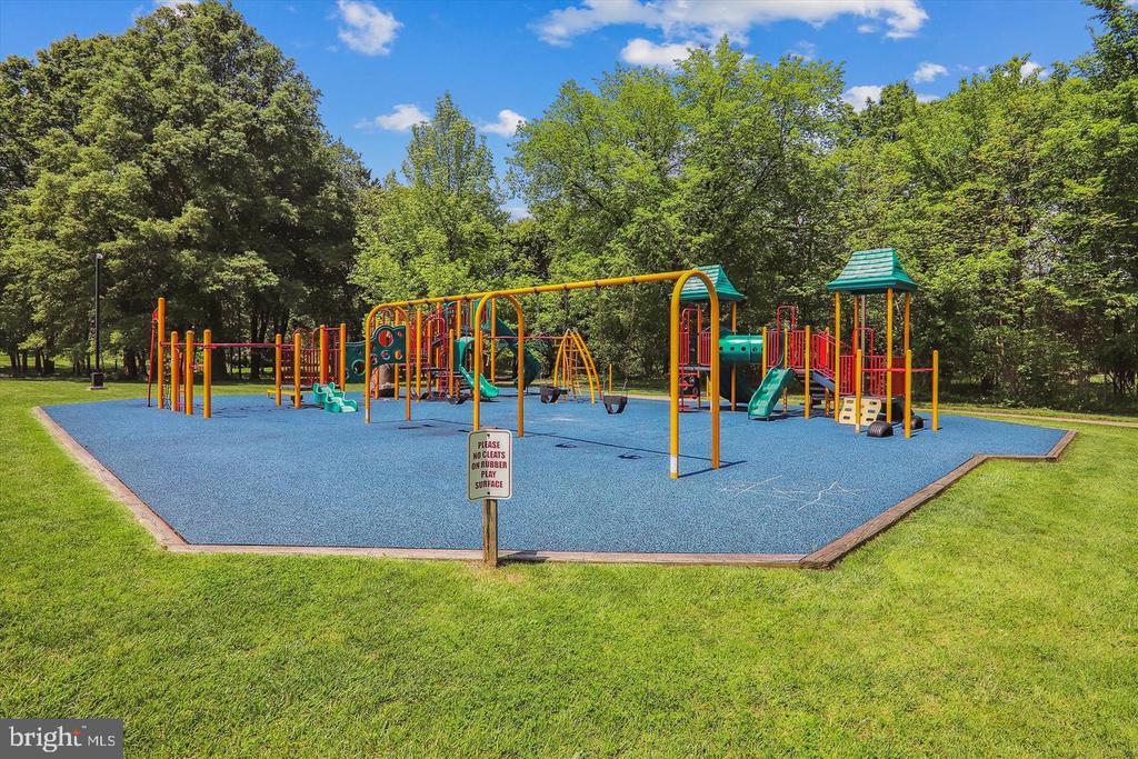 15702 DORSET ROAD Unit: 204