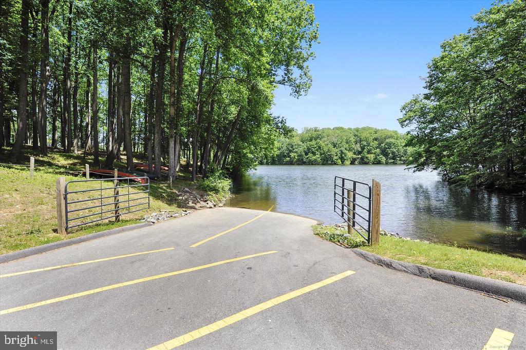 15702 DORSET ROAD Unit: 204