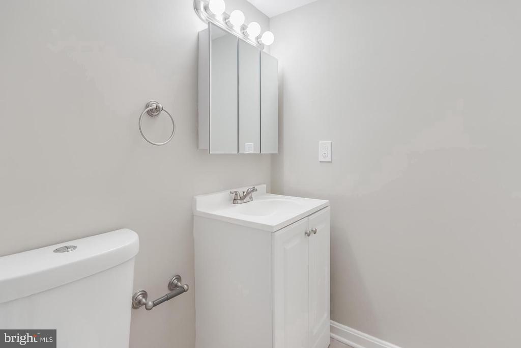 15702 DORSET ROAD Unit: 204