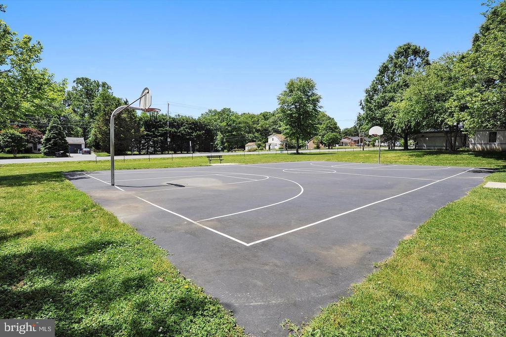 15702 DORSET ROAD Unit: 204
