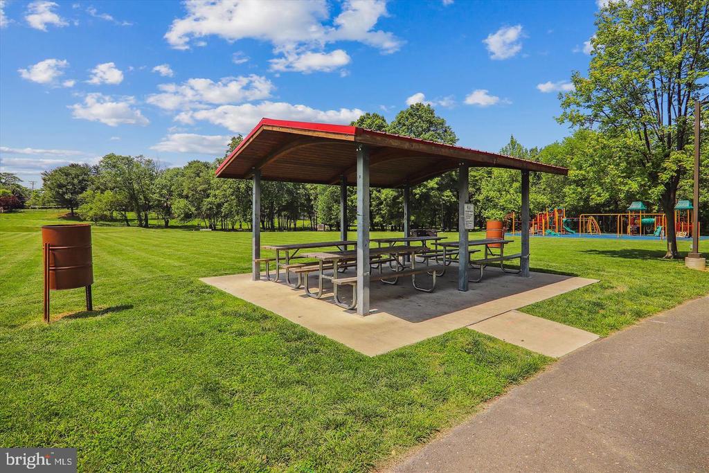 15702 DORSET ROAD Unit: 204