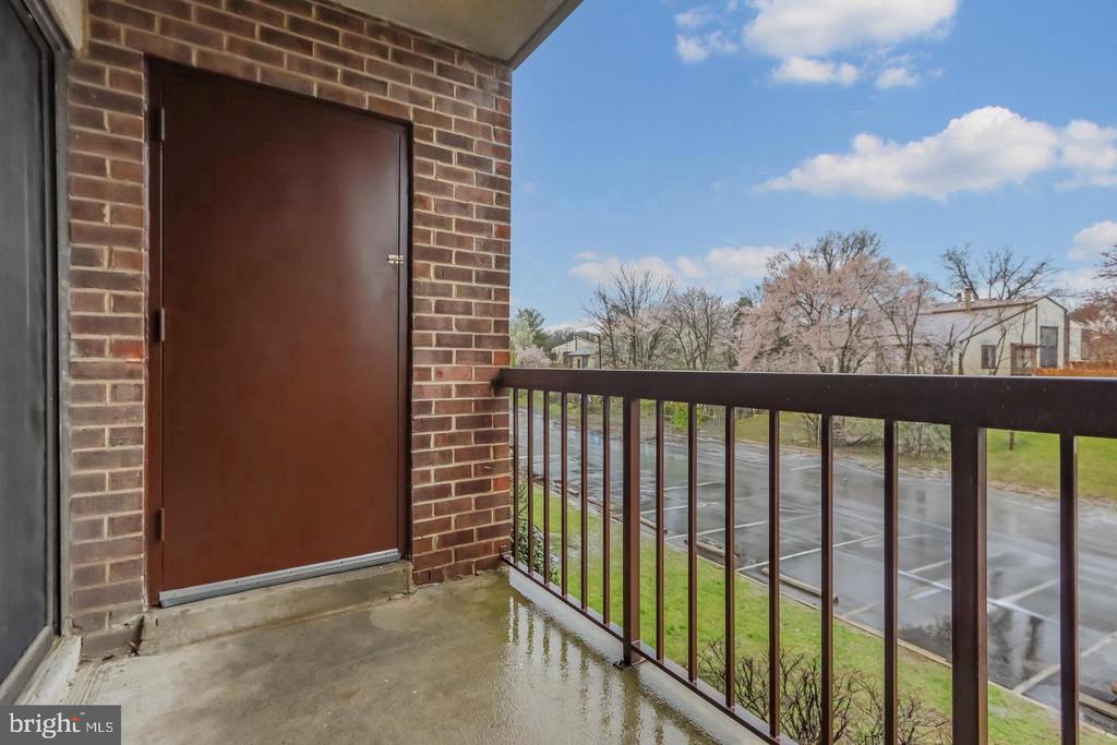 15702 DORSET ROAD Unit: 204