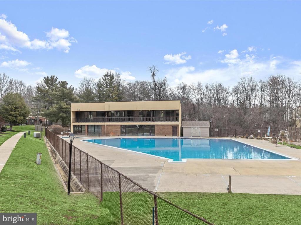 15702 DORSET ROAD Unit: 204