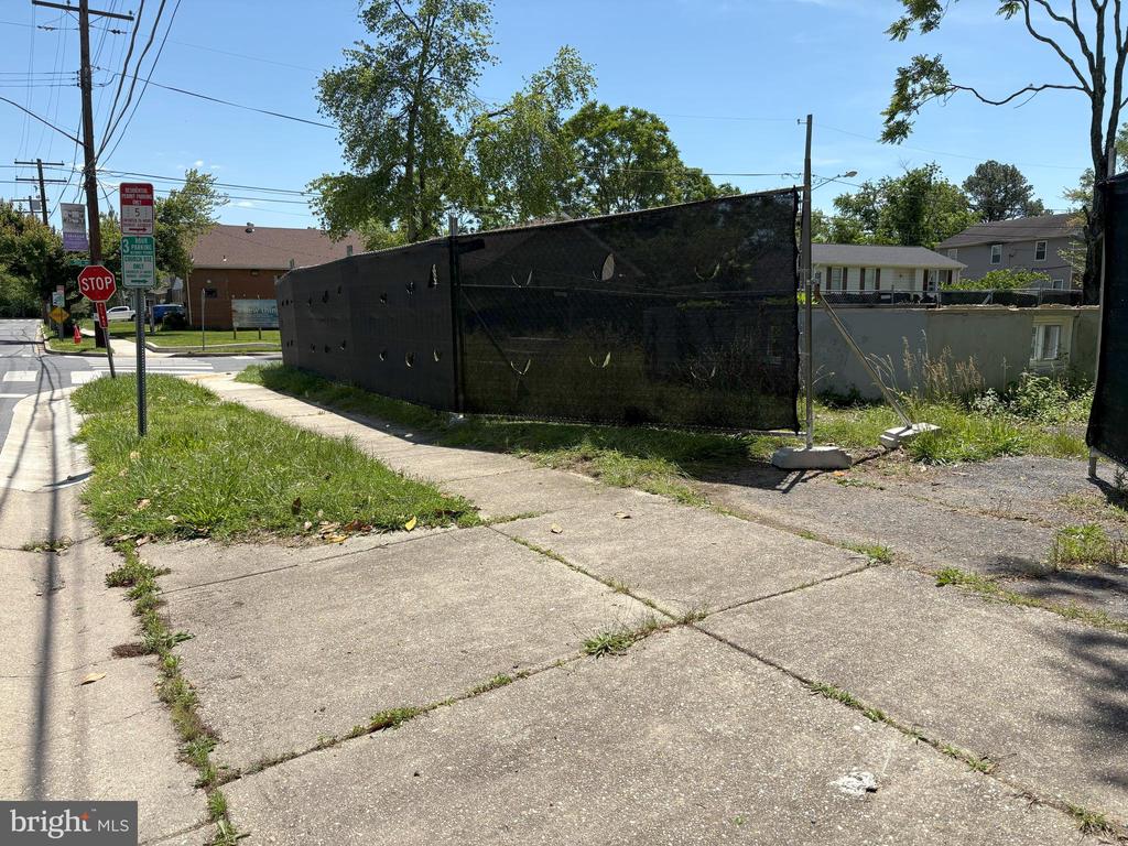5021 LAKELAND ROAD