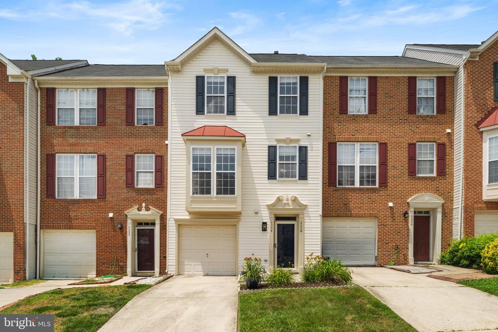 4004 MEADOW TRAIL LANE