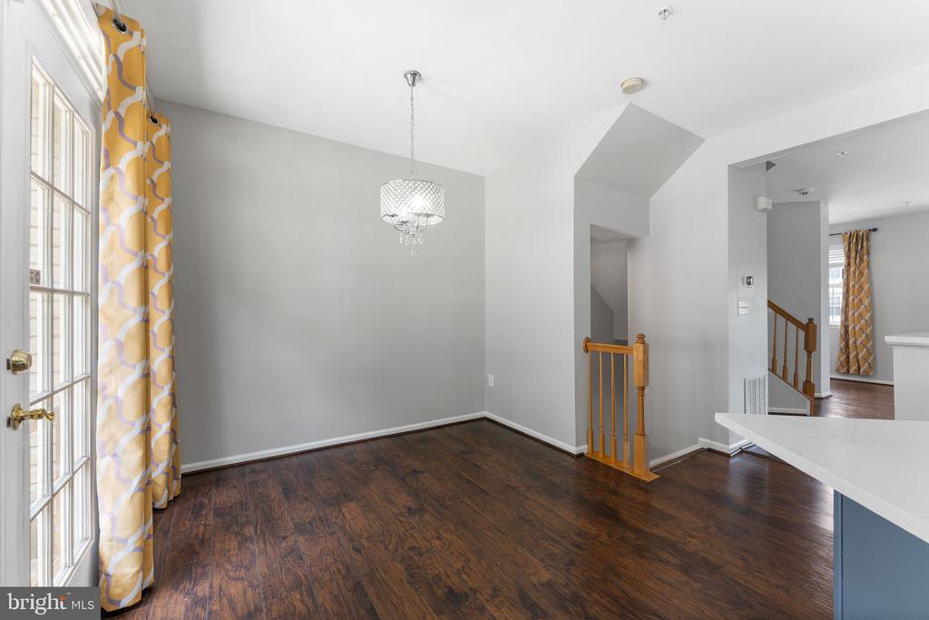 4004 MEADOW TRAIL LANE