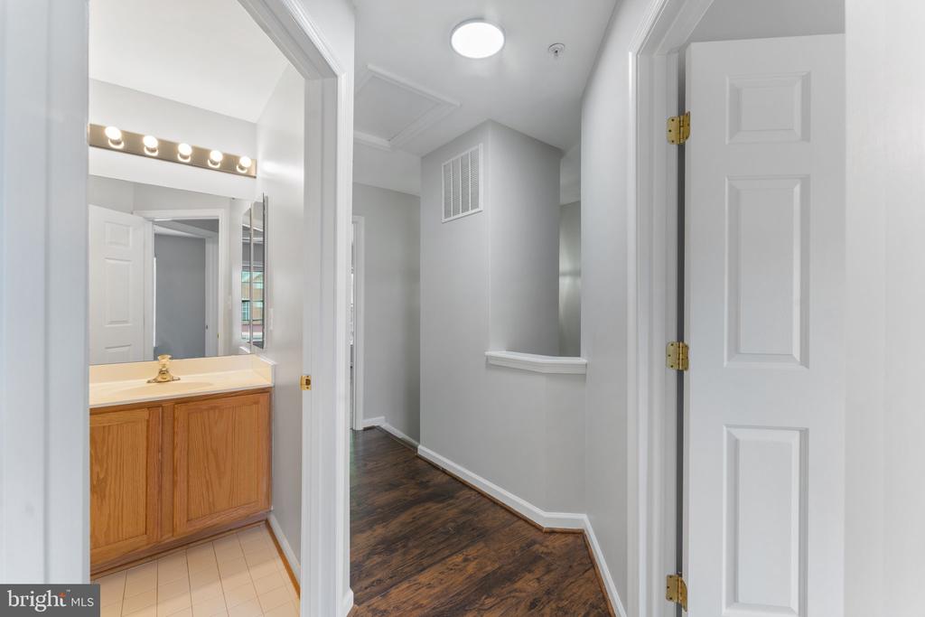 4004 MEADOW TRAIL LANE
