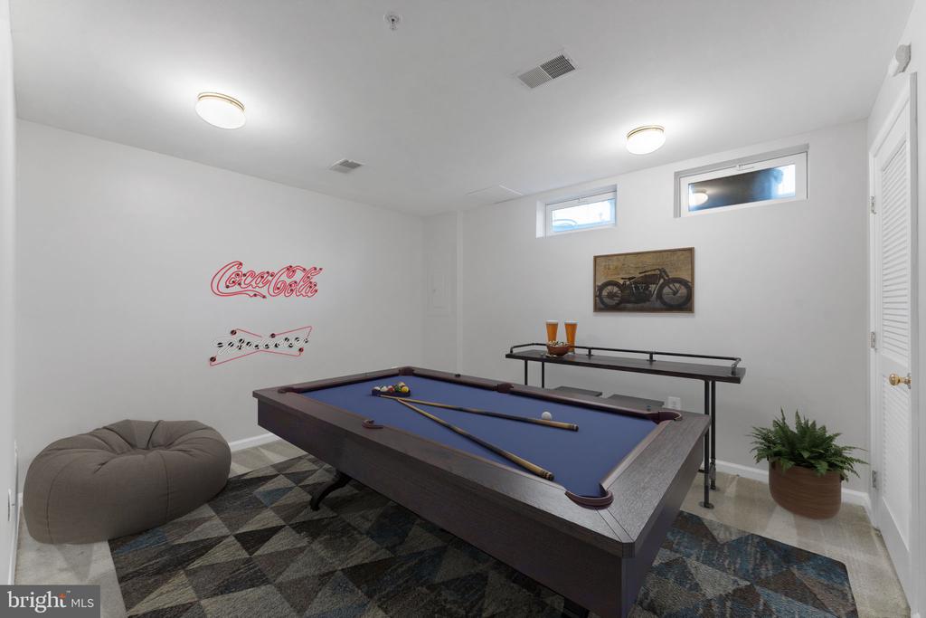 4004 MEADOW TRAIL LANE