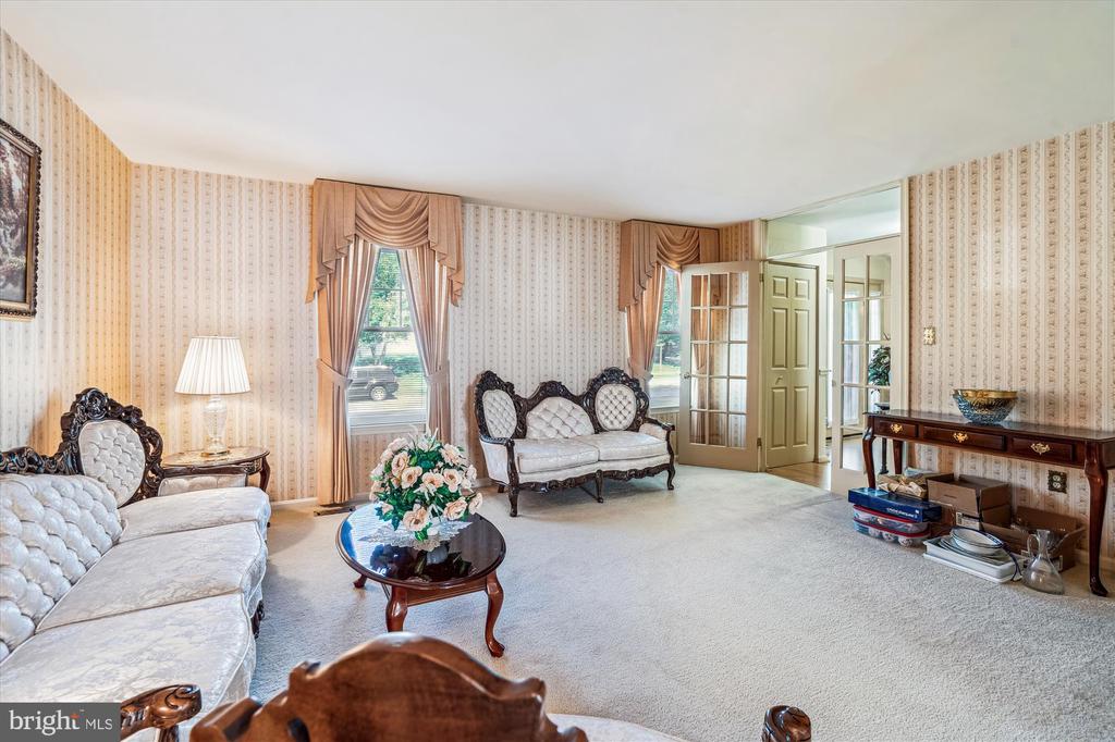 10902 VALLEY BROOK DRIVE