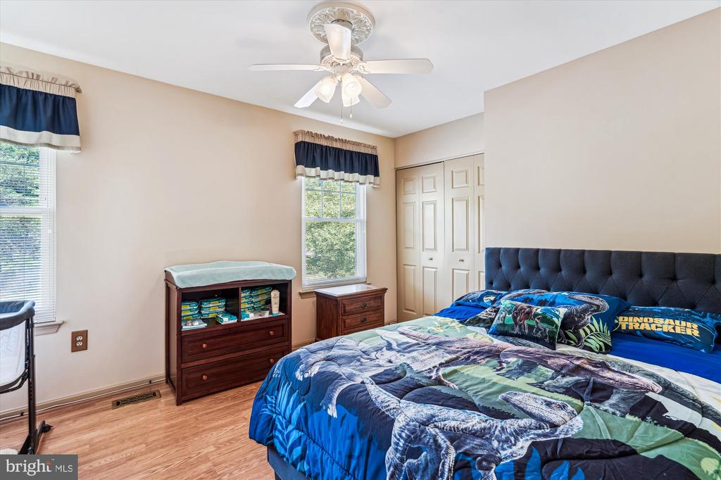 10902 VALLEY BROOK DRIVE
