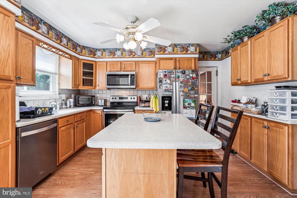 10902 VALLEY BROOK DRIVE