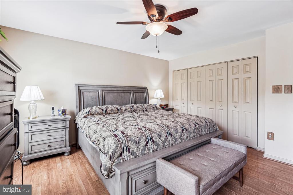 10902 VALLEY BROOK DRIVE