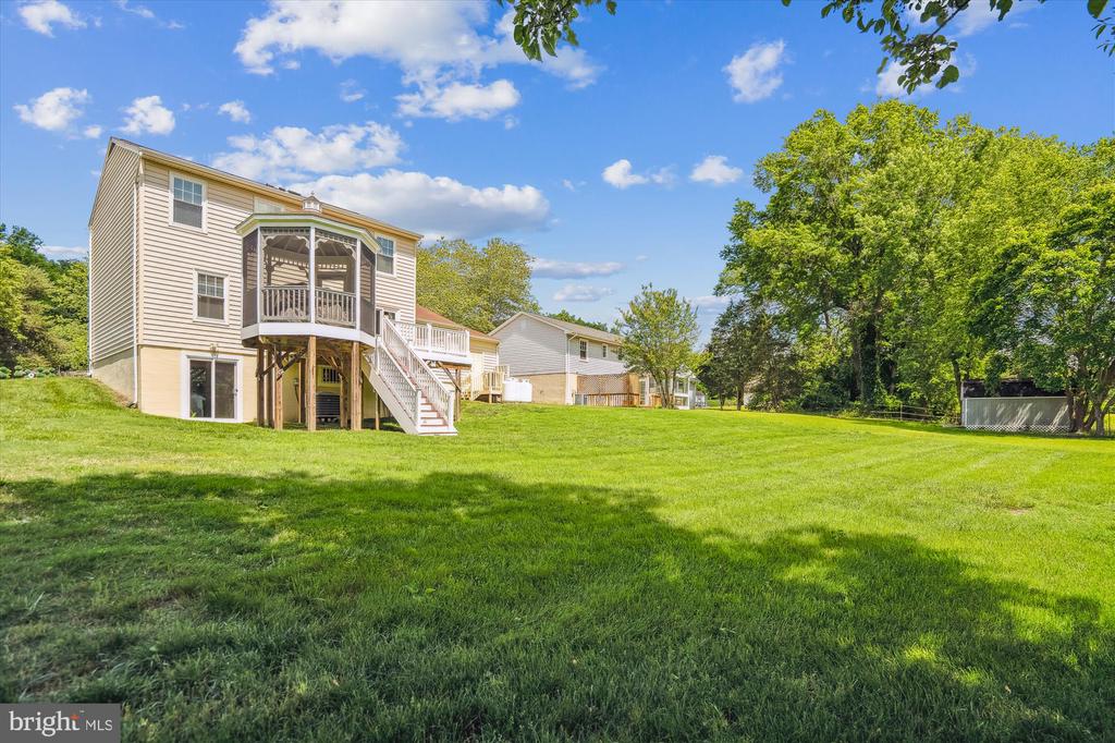 10902 VALLEY BROOK DRIVE