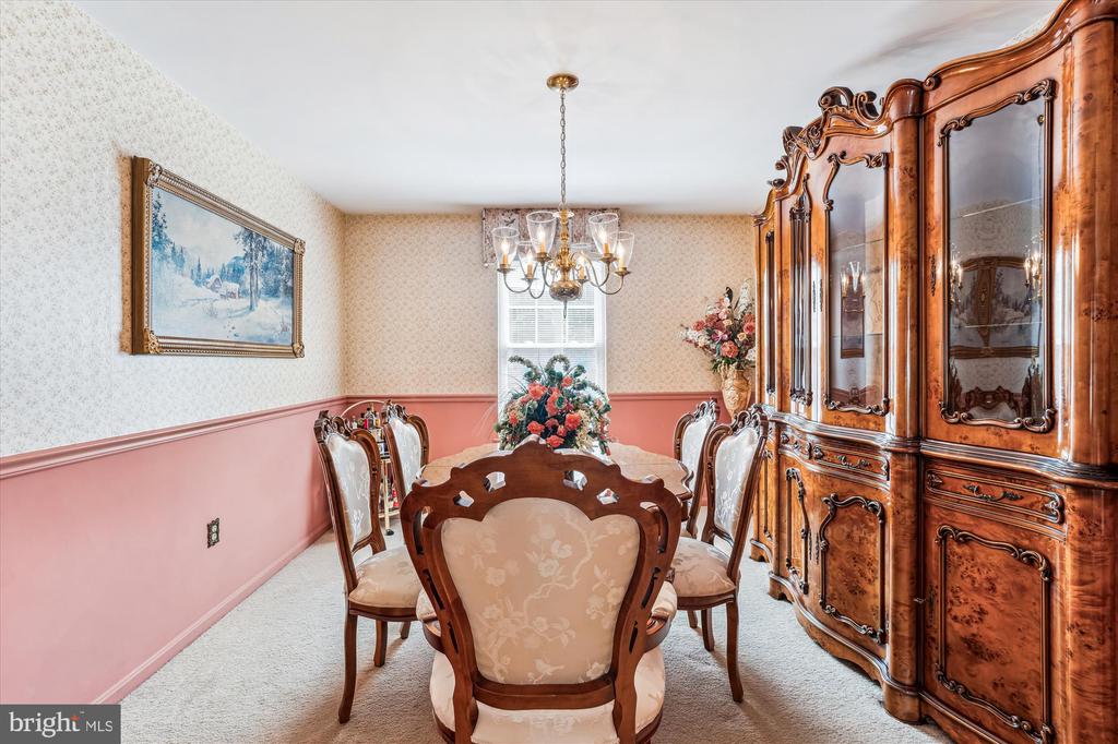10902 VALLEY BROOK DRIVE