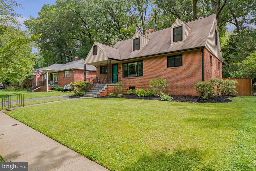 6605 WELLS PARKWAY