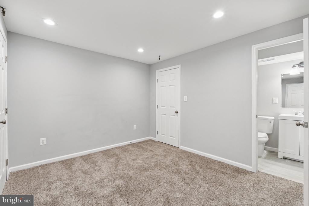 5236 DAVENTRY TERRACE