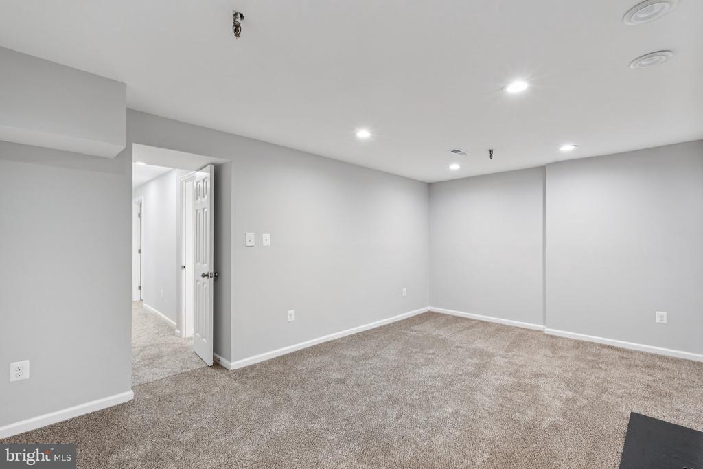 5236 DAVENTRY TERRACE