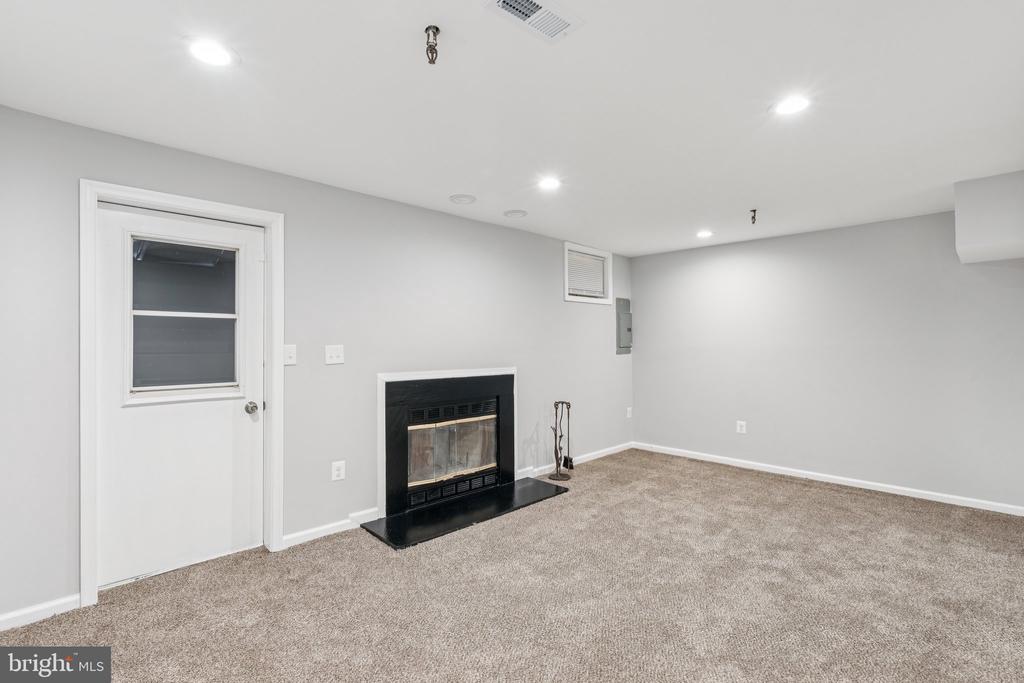 5236 DAVENTRY TERRACE