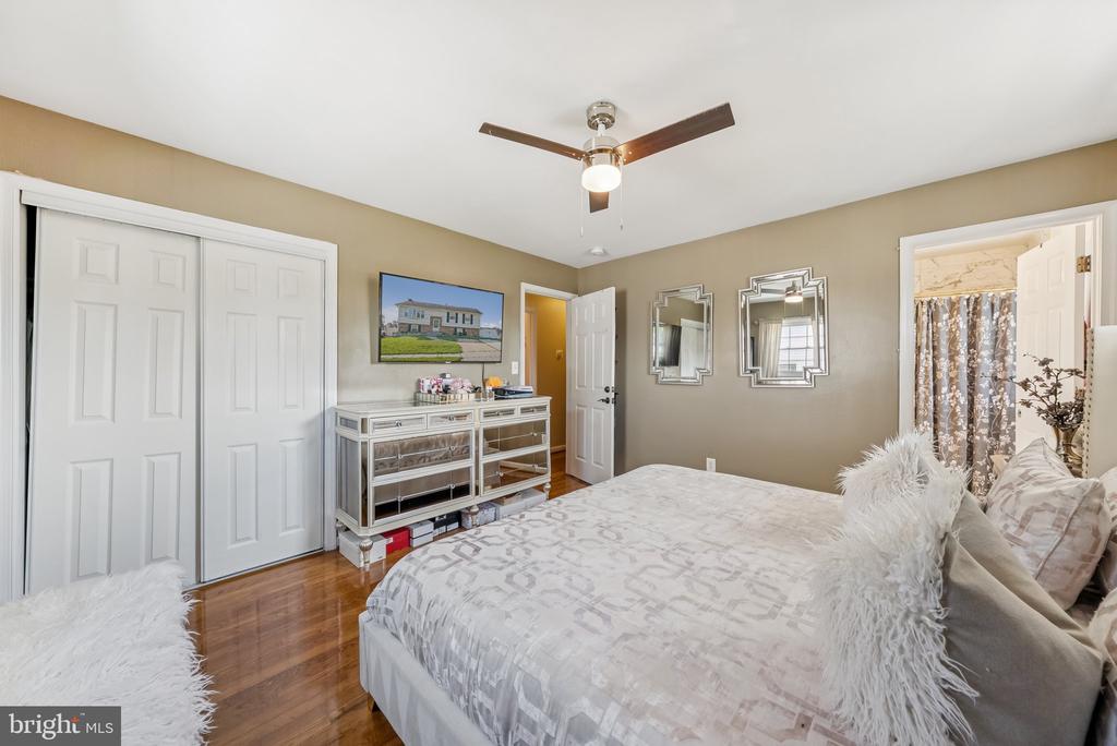 6805 SUNSET TERRACE