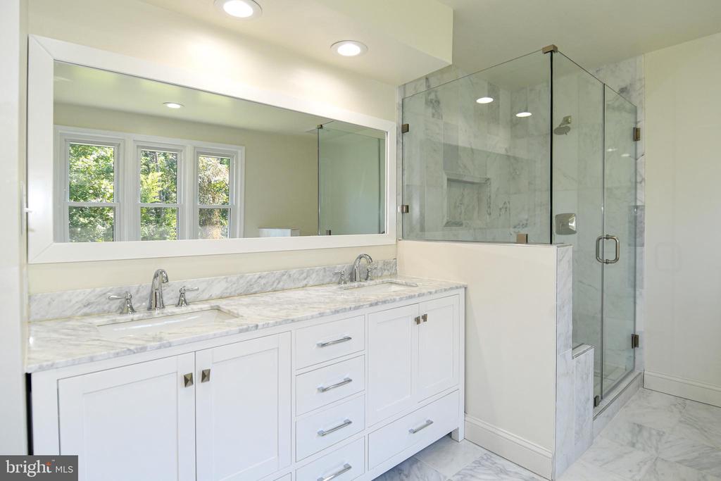 8012 WINGATE DRIVE