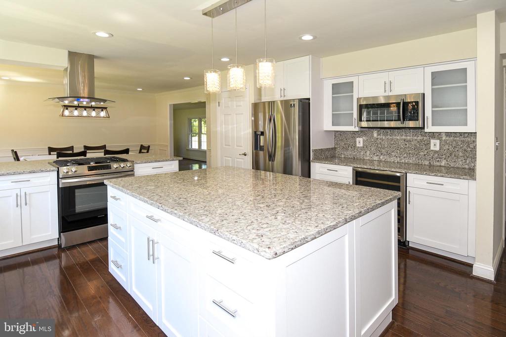 8012 WINGATE DRIVE