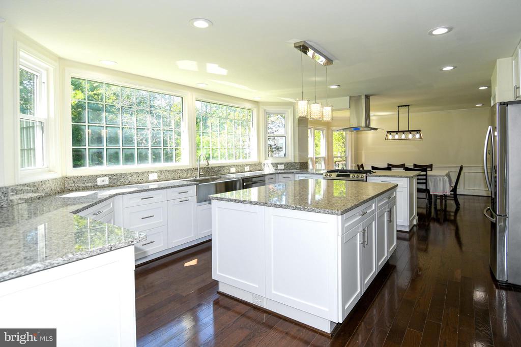 8012 WINGATE DRIVE