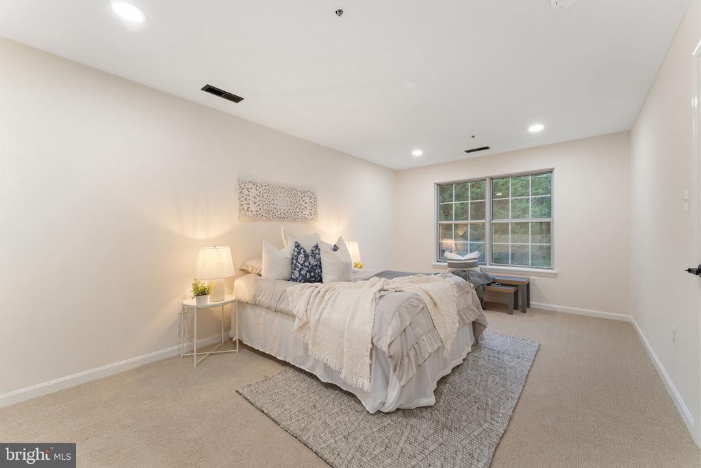 10304 SEA PINES DRIVE