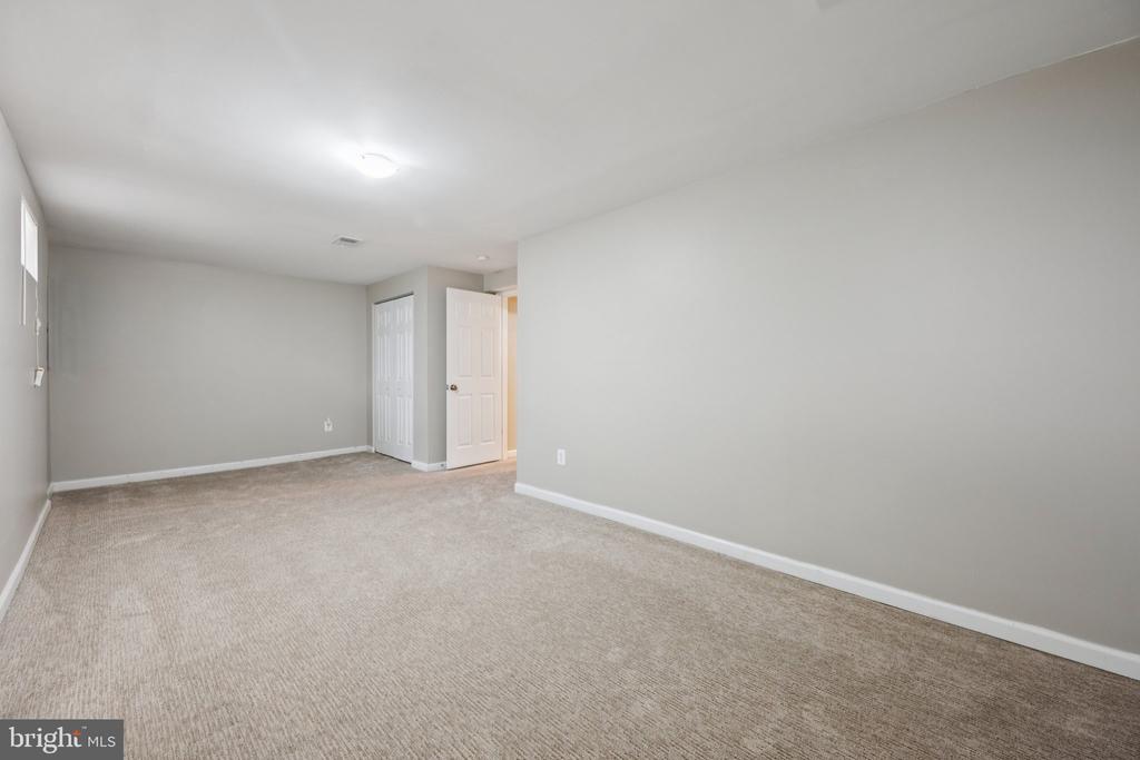 111 ESSENTON DRIVE