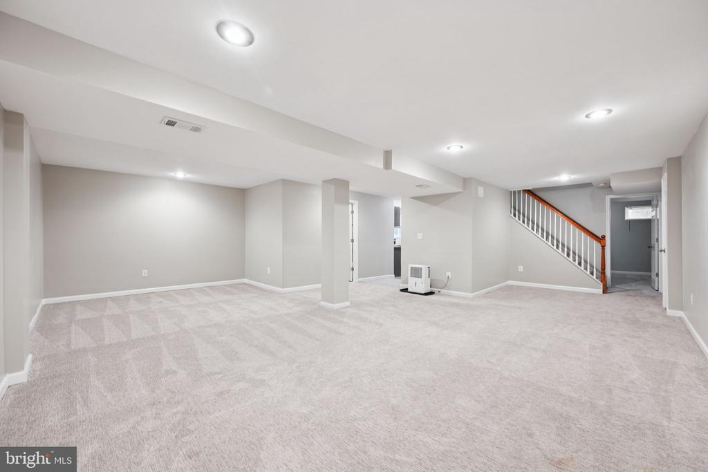 111 ESSENTON DRIVE