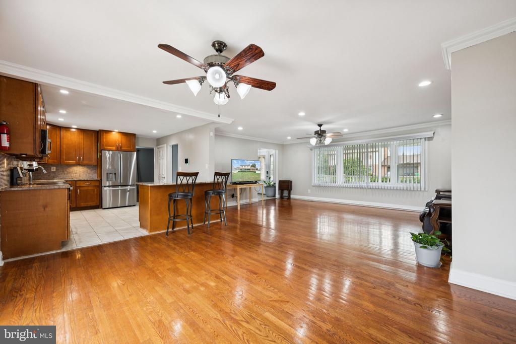 111 ESSENTON DRIVE