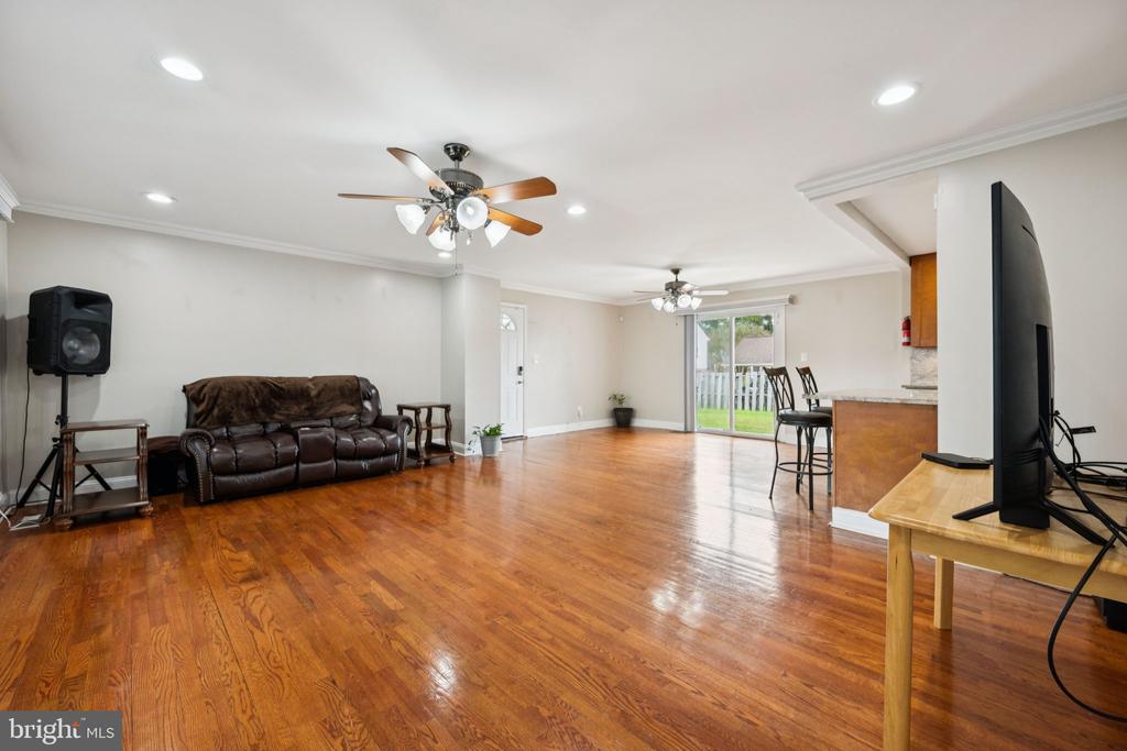 111 ESSENTON DRIVE