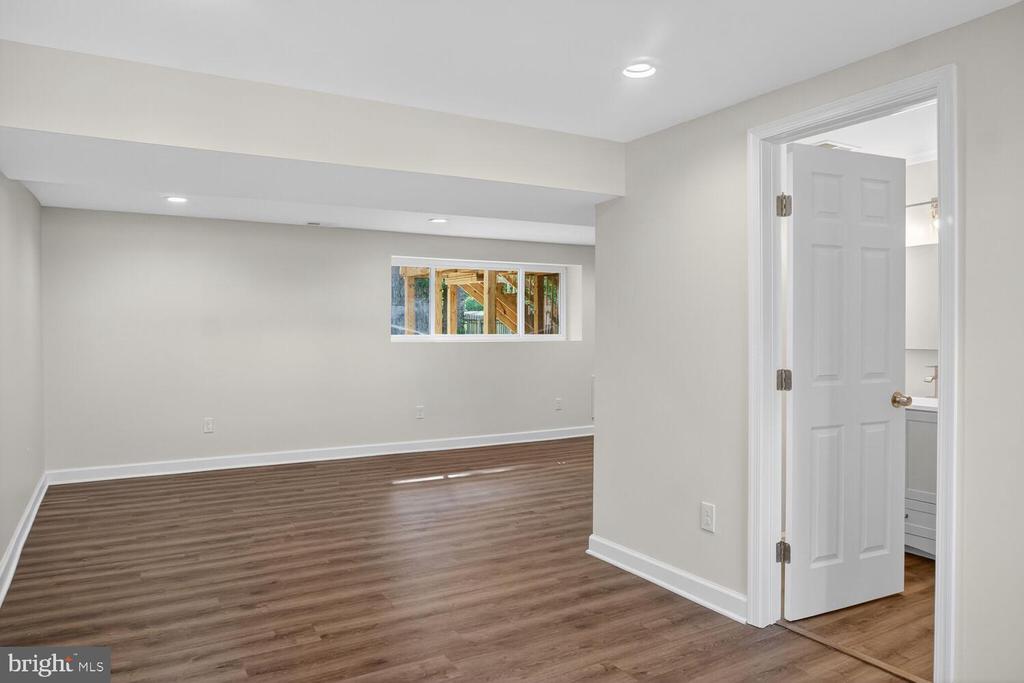6107 SEMINOLE STREET