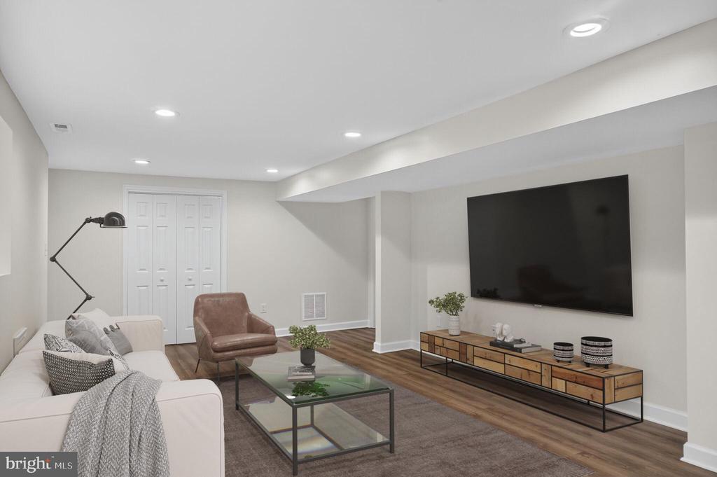 6107 SEMINOLE STREET