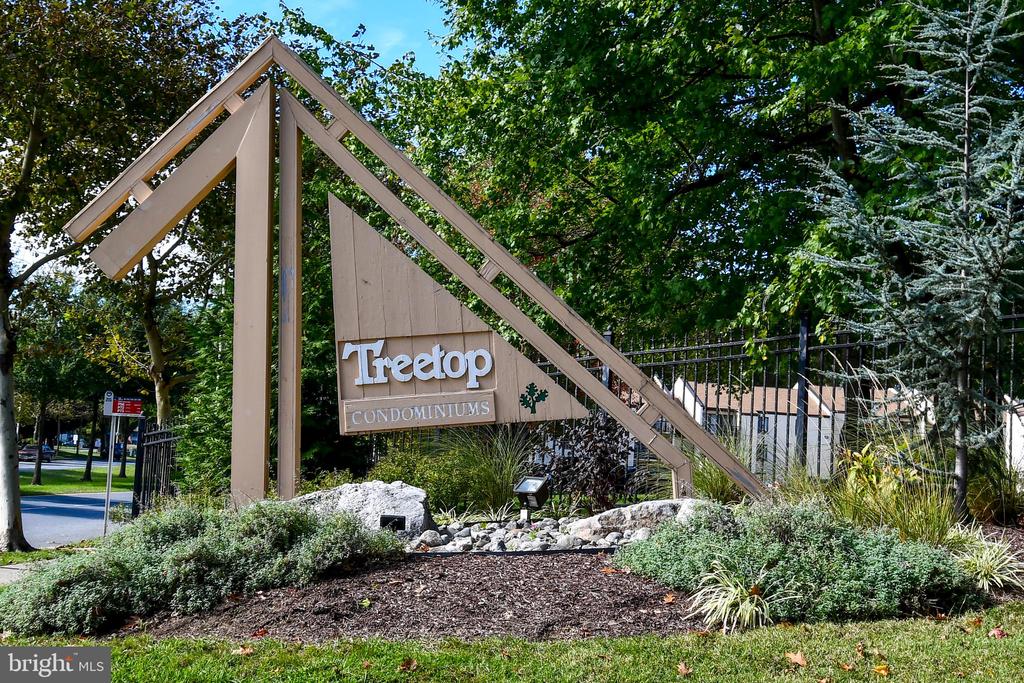 10104 CAMPUS WAY S Unit: 102-3A