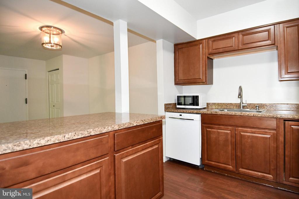 10104 CAMPUS WAY S Unit: 102-3A