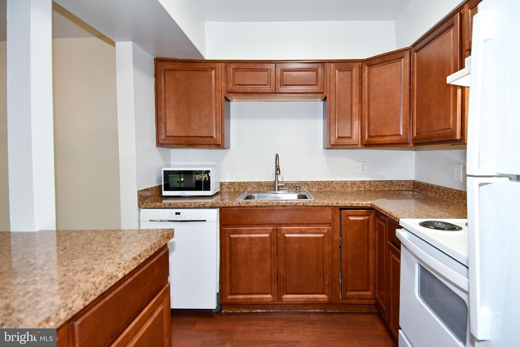 10104 CAMPUS WAY S Unit: 102-3A