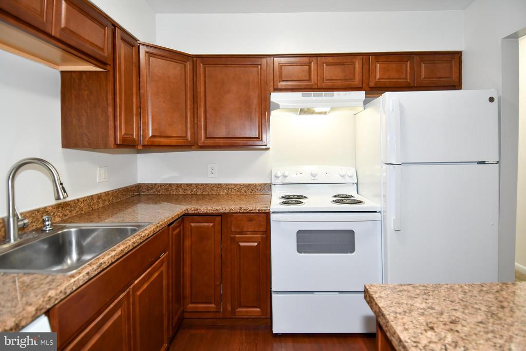 10104 CAMPUS WAY S Unit: 102-3A