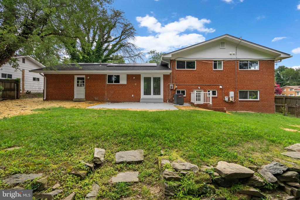 5509 WINDSOR DRIVE