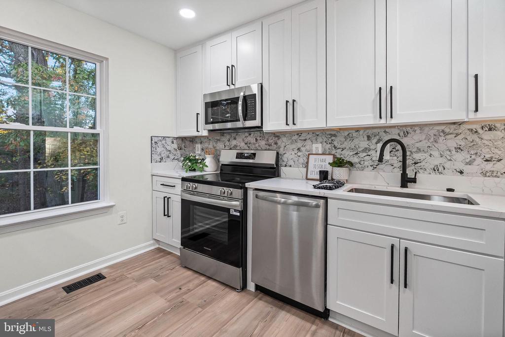 4035 SILVER PARK TERRACE