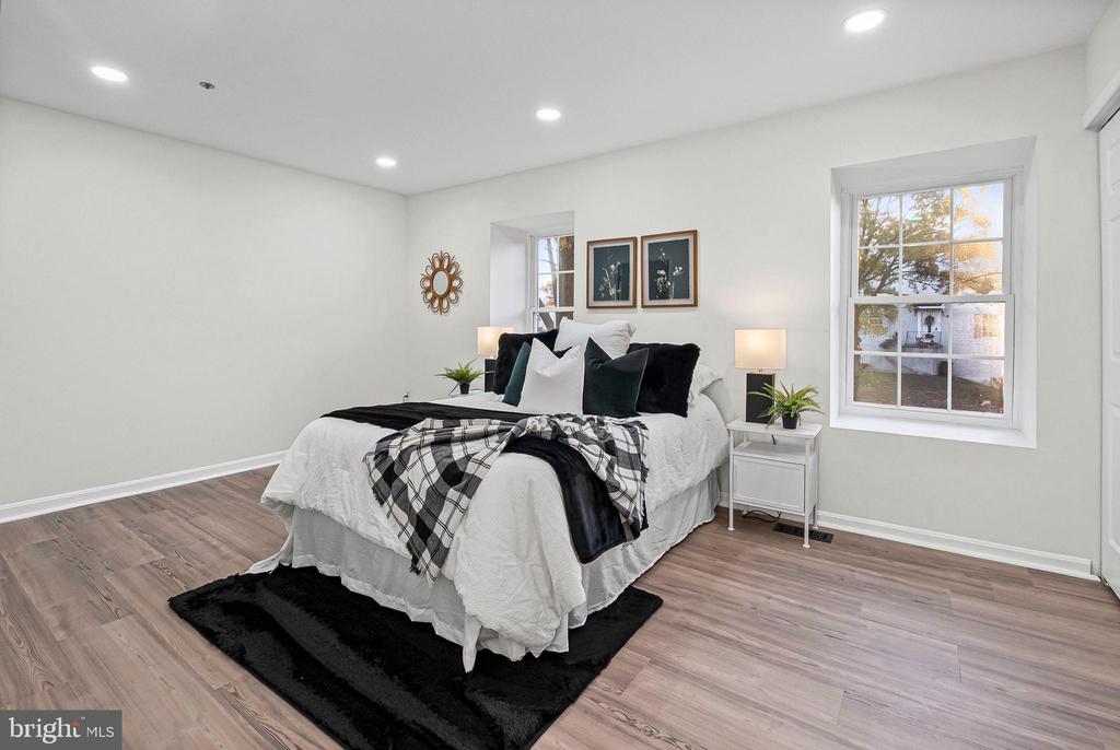 4035 SILVER PARK TERRACE