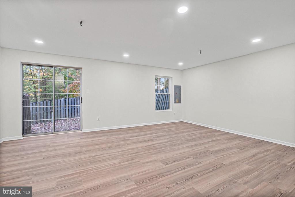 4035 SILVER PARK TERRACE