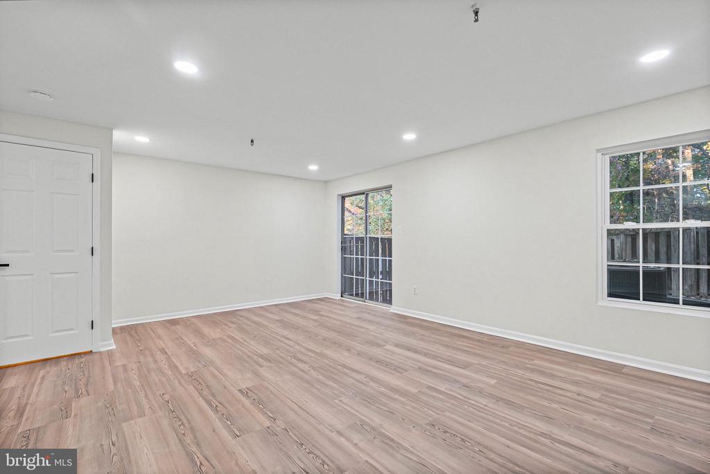 4035 SILVER PARK TERRACE