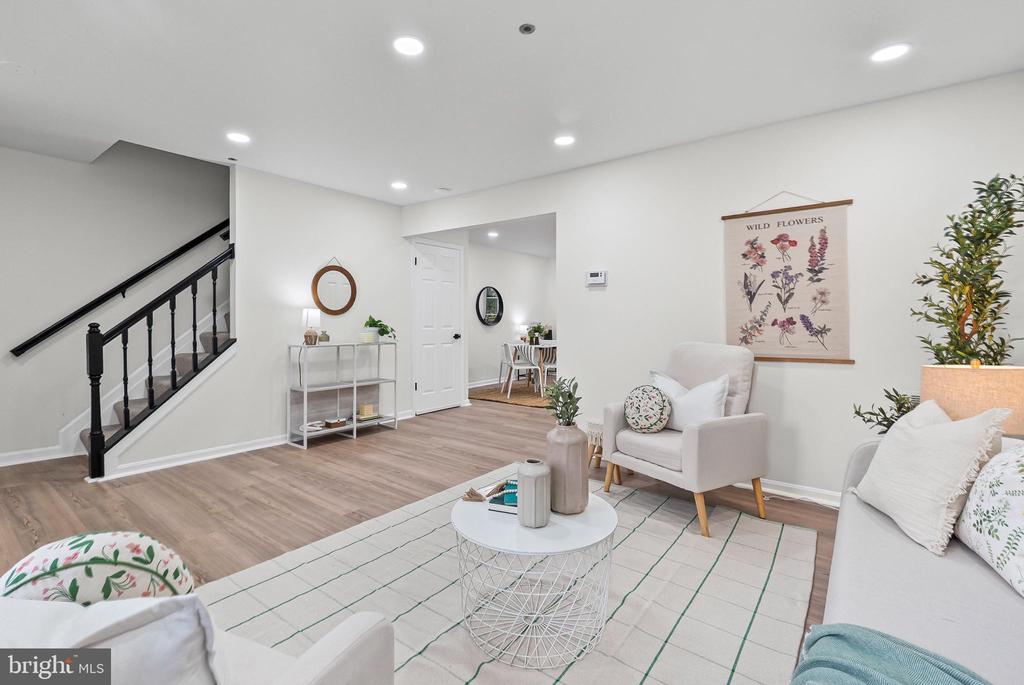 4035 SILVER PARK TERRACE