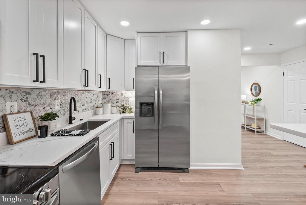 4035 SILVER PARK TERRACE